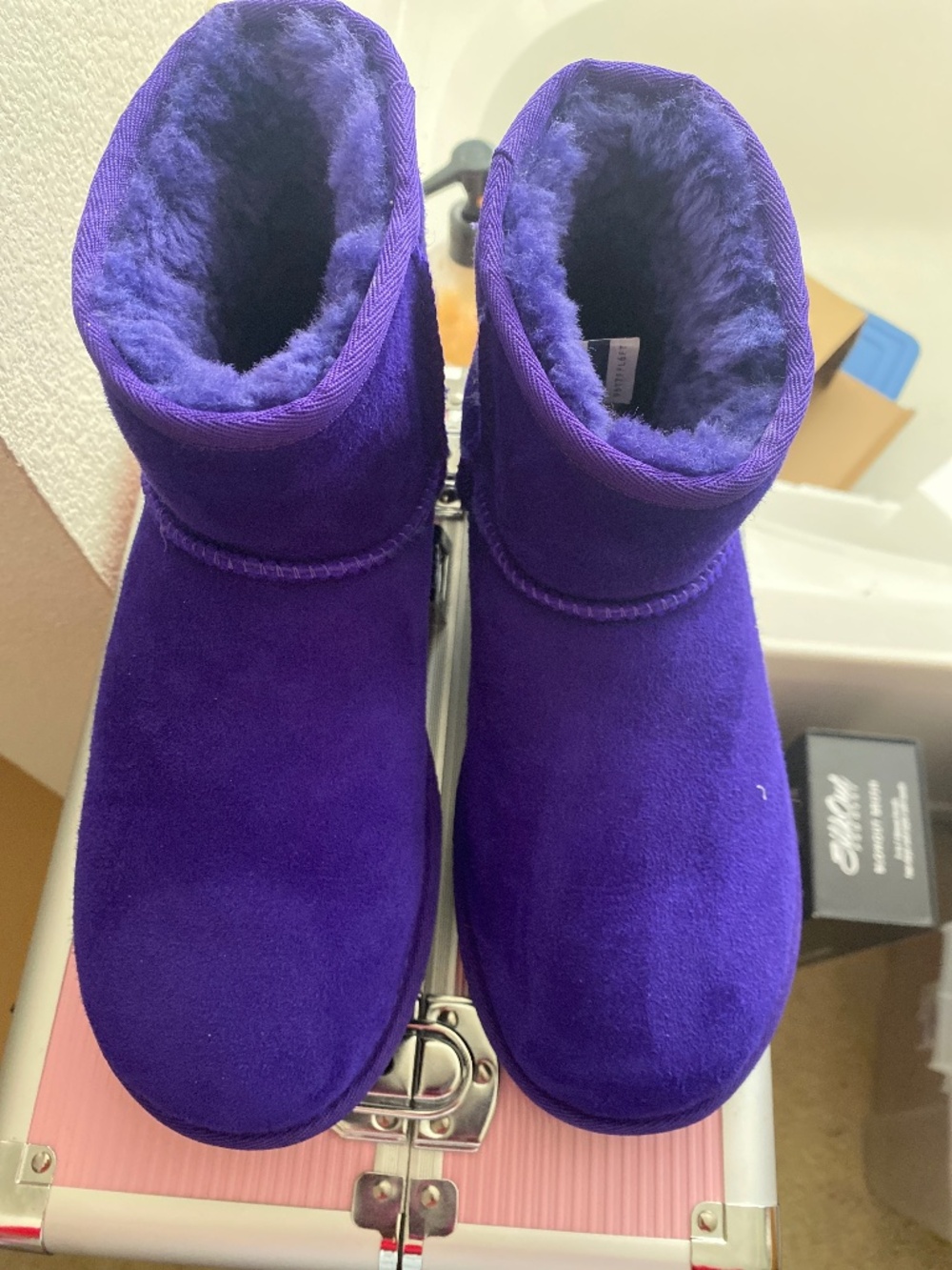 Purple ugg